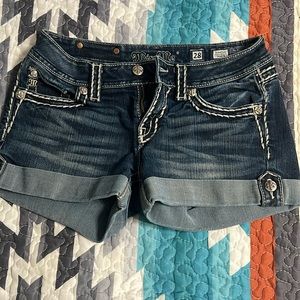 New without tags. Miss me signature shorts size 28!!!!!